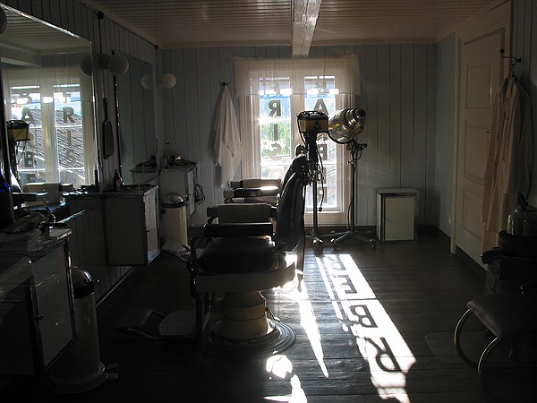 Recreation of barber's shop, Maihaugen